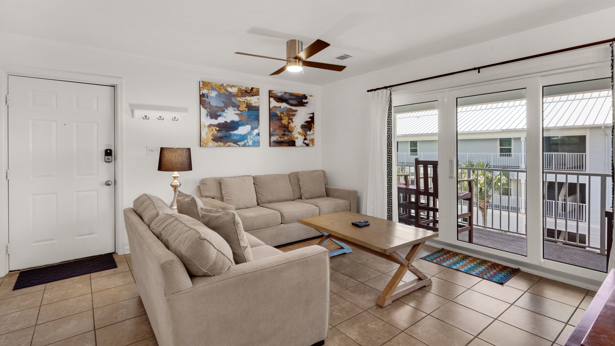 Beachside Villas 132 - Living area