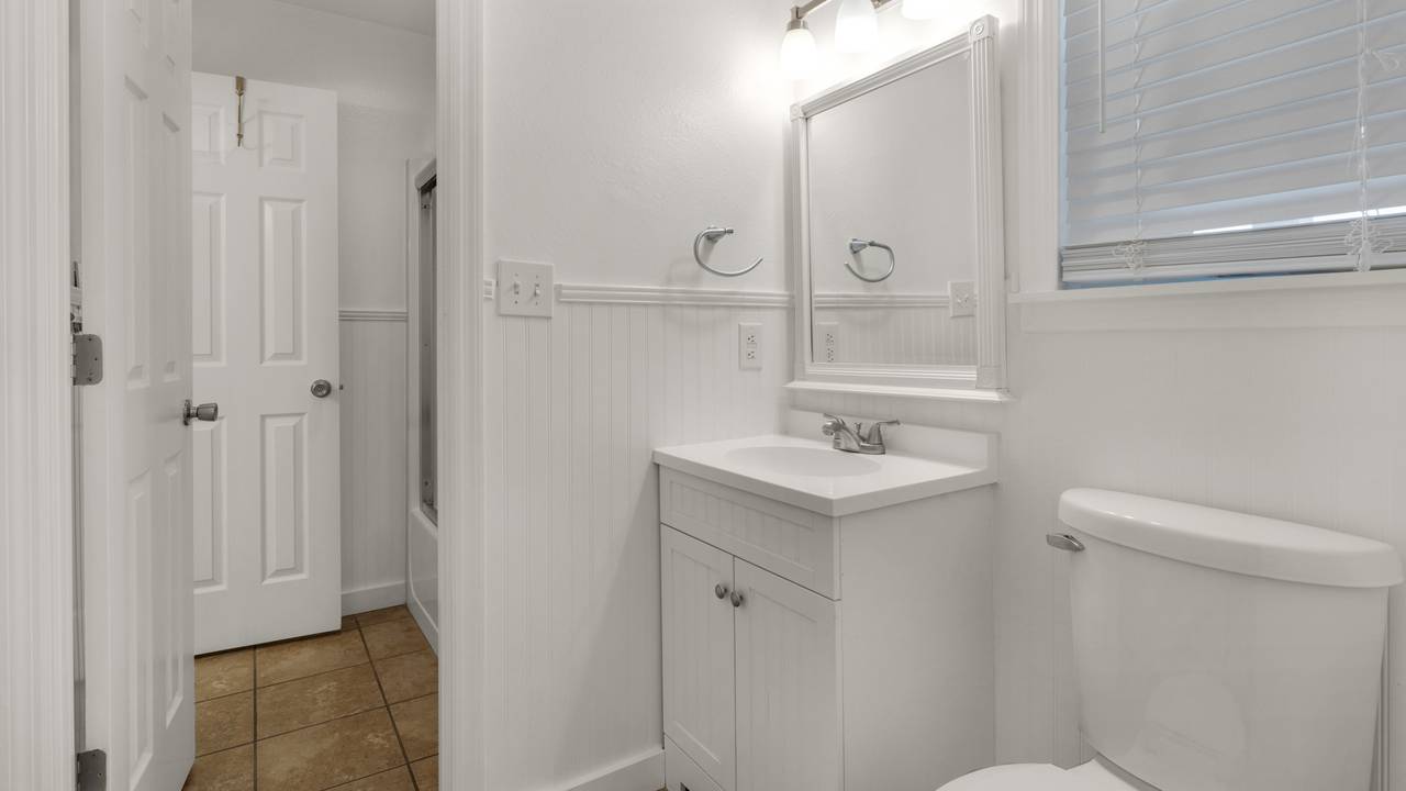 Beachside Villas 132 - Half Bathroom Beachside Villas 132 - Half Bathroom