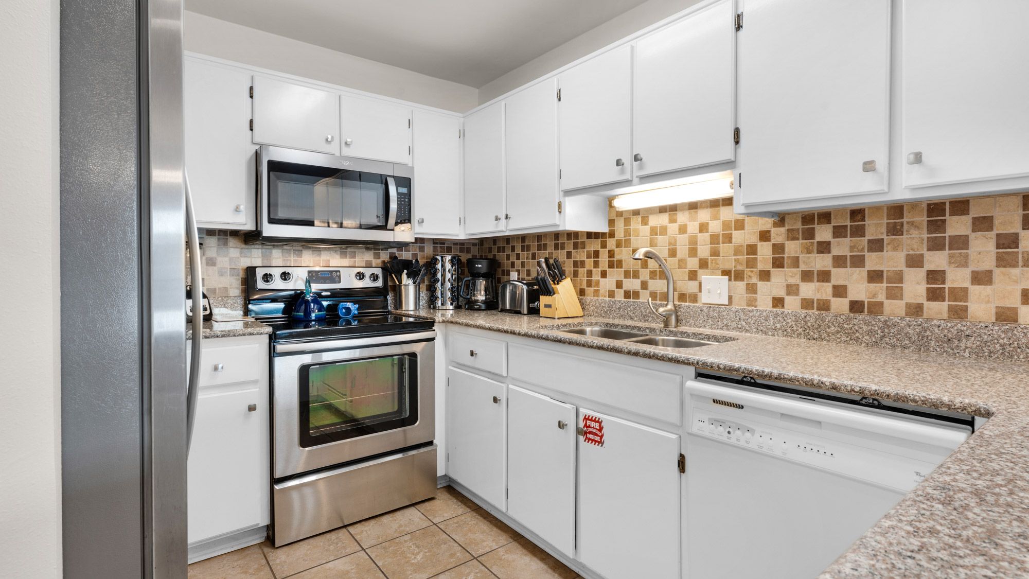 Beachside Villas 132 - Kitchen area