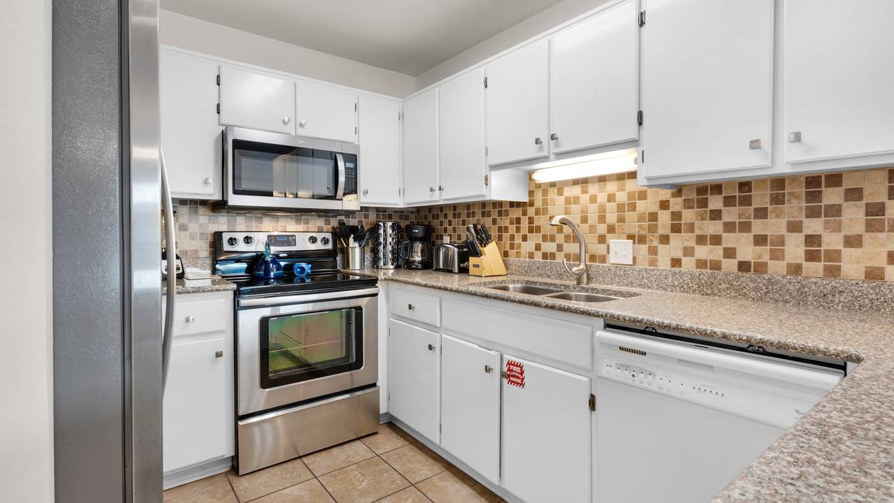 Beachside Villas 132 - Kitchen area Beachside Villas 132 - Kitchen area