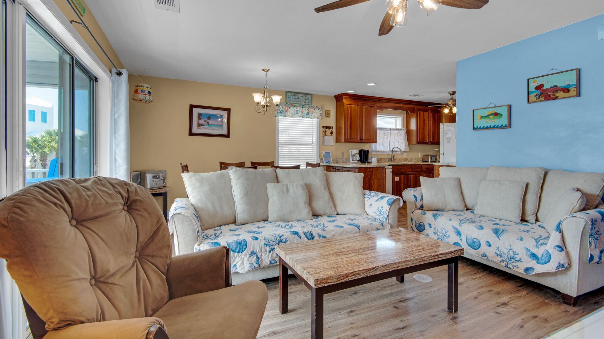 Beachside Villas 221 Main Living Area