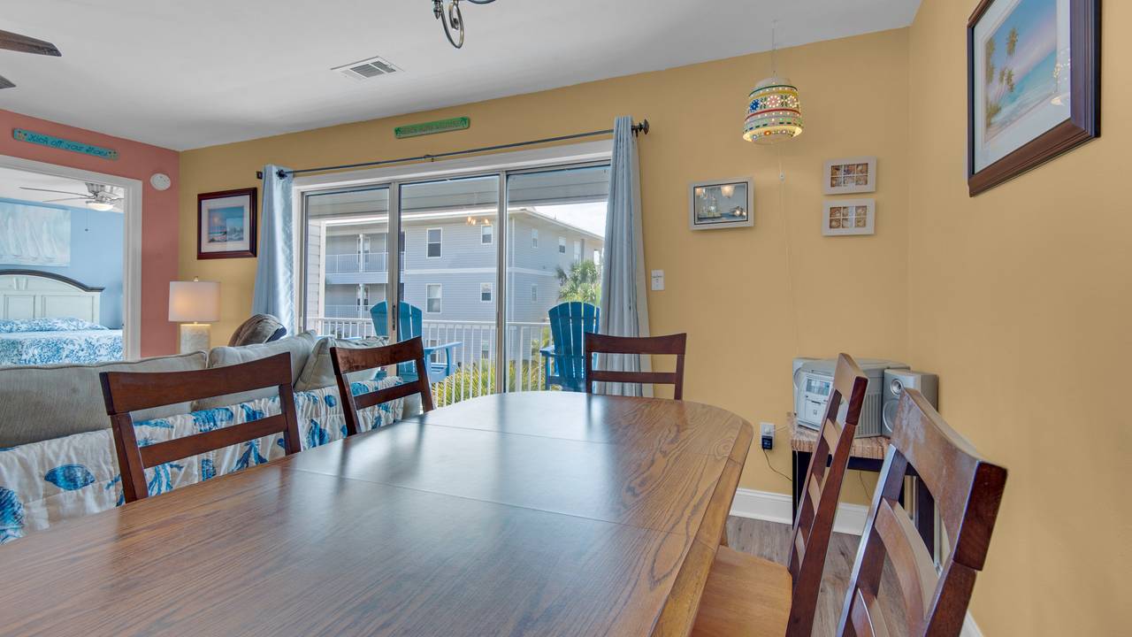 Beachside Villas 221 Dining Area Beachside Villas 221 Dining Area