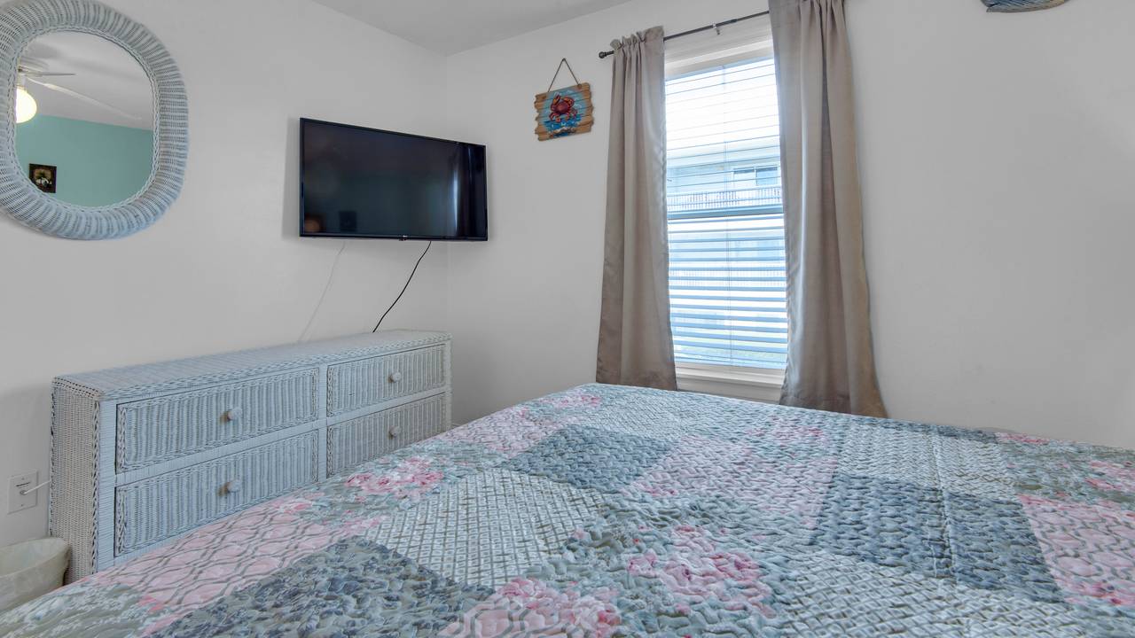 Beachside Villas 221 Queen Guest Bedroom Beachside Villas 221 Queen Guest Bedroom