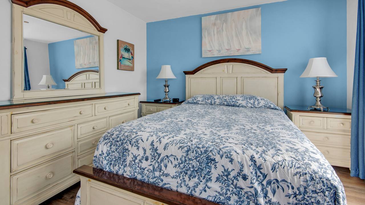 Beachside Villas 221 Queen Master Bedroom Beachside Villas 221 Queen Master Bedroom