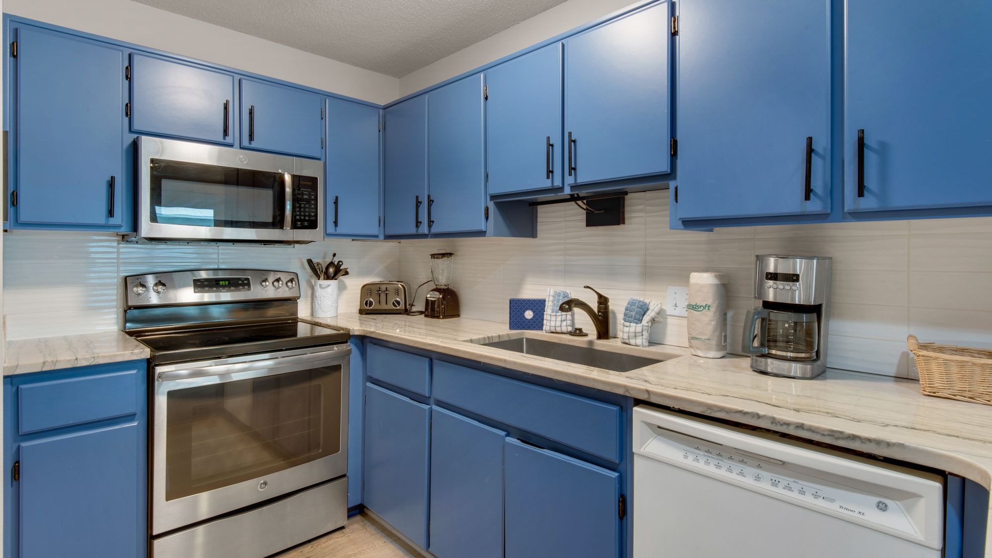 Beachside Villas 232 Kitchen