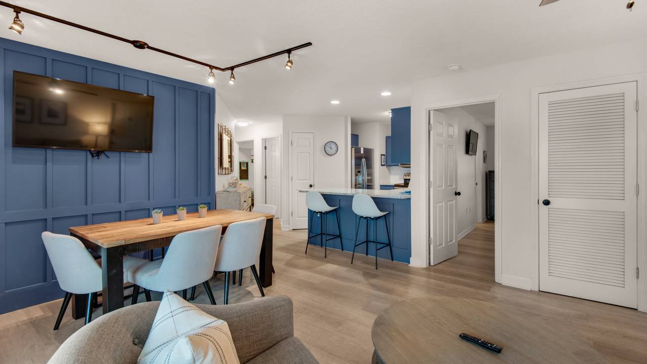 Beachside Villas 232 Living Area and Dining Table Beachside Villas 232 Living Area and Dining Table