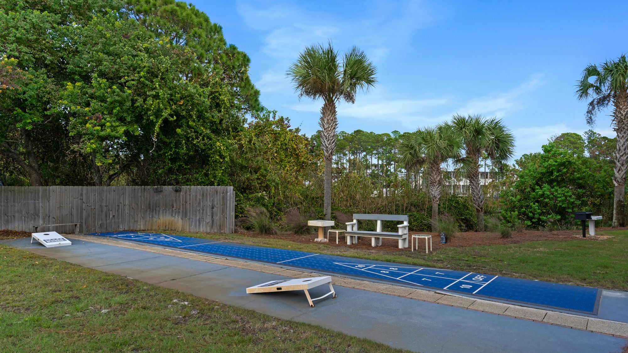 Beachside Villas Grounds & Amenities