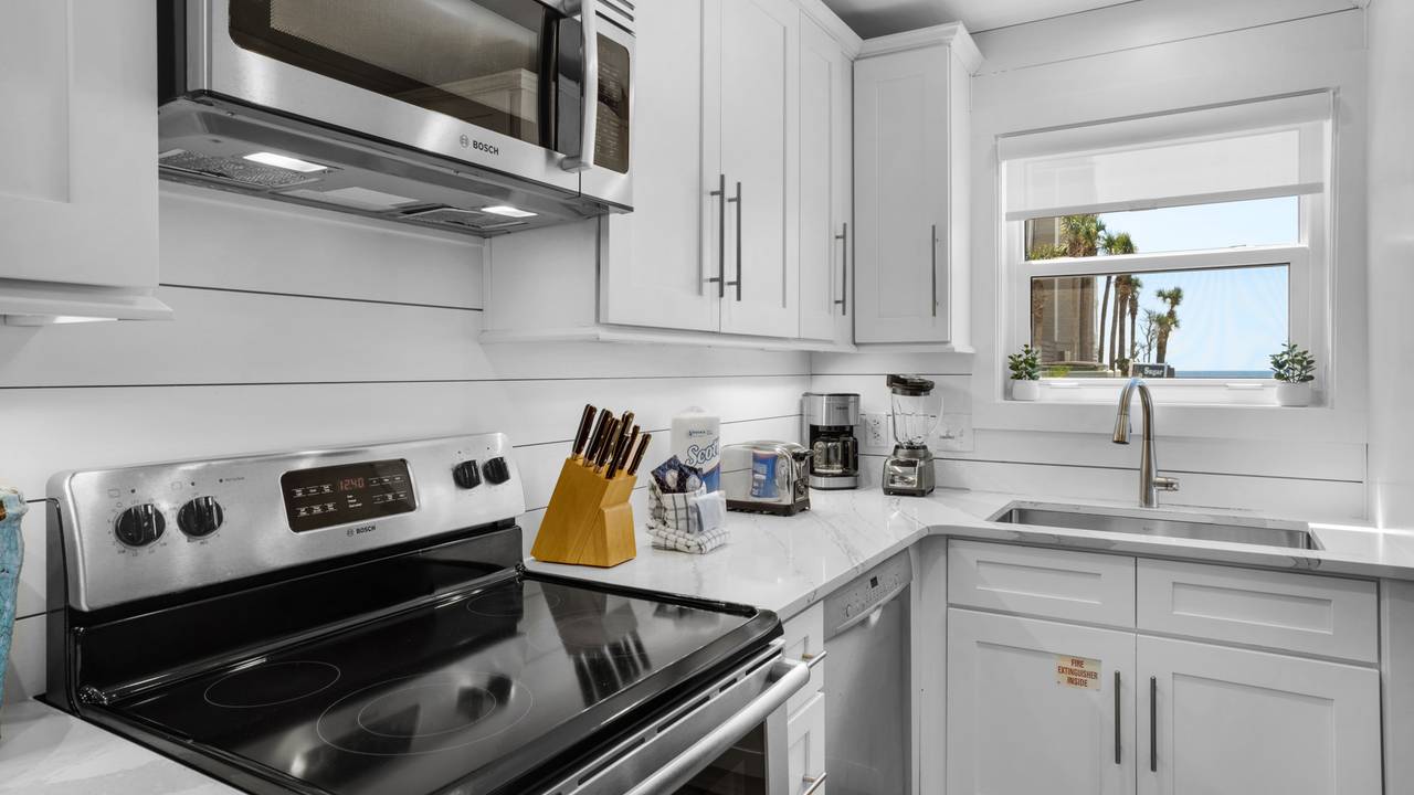 Beachside Villas 612 - Kitchen area Beachside Villas 612 - Kitchen area
