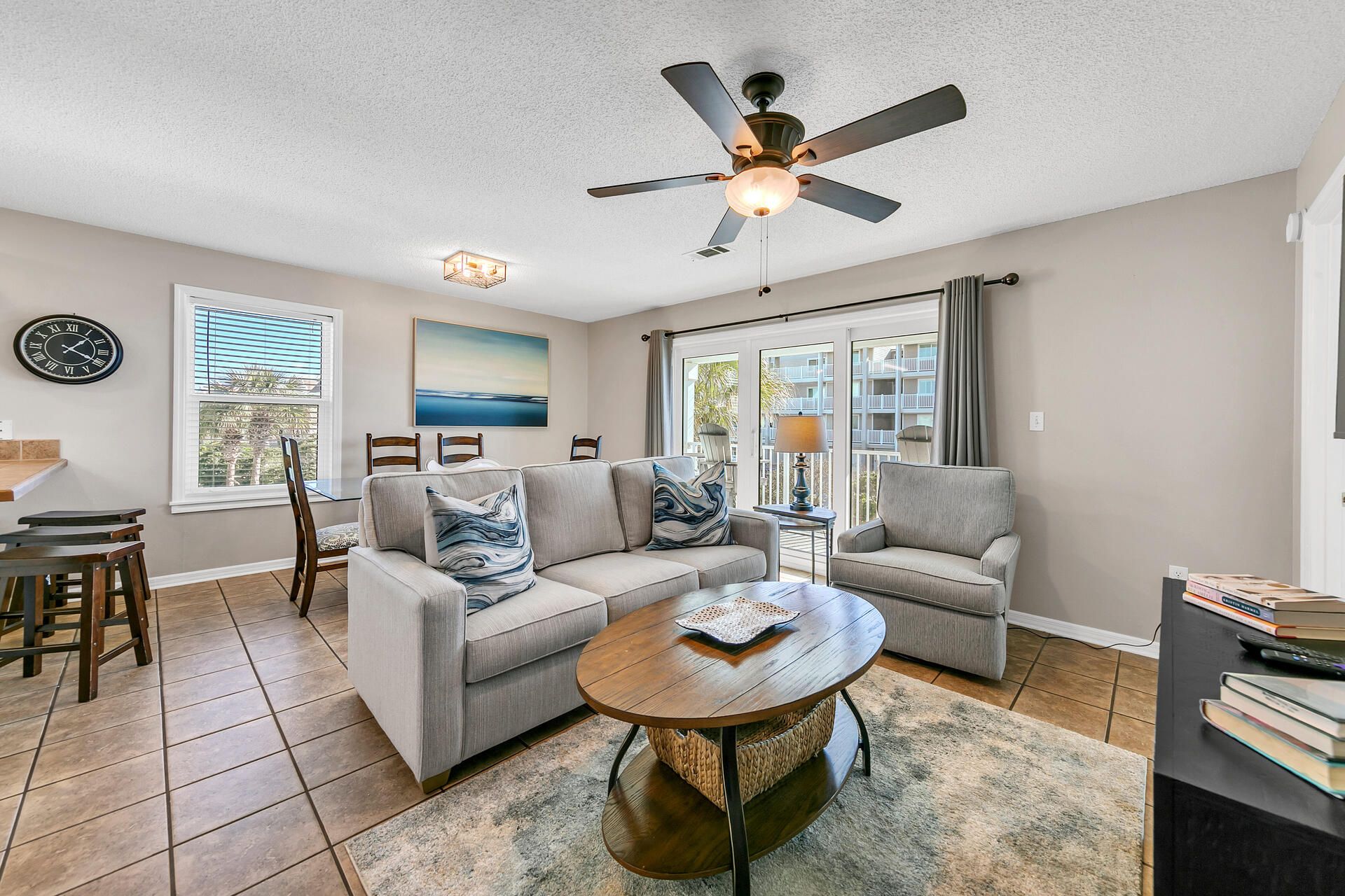 Beachside Villas 623 Living area