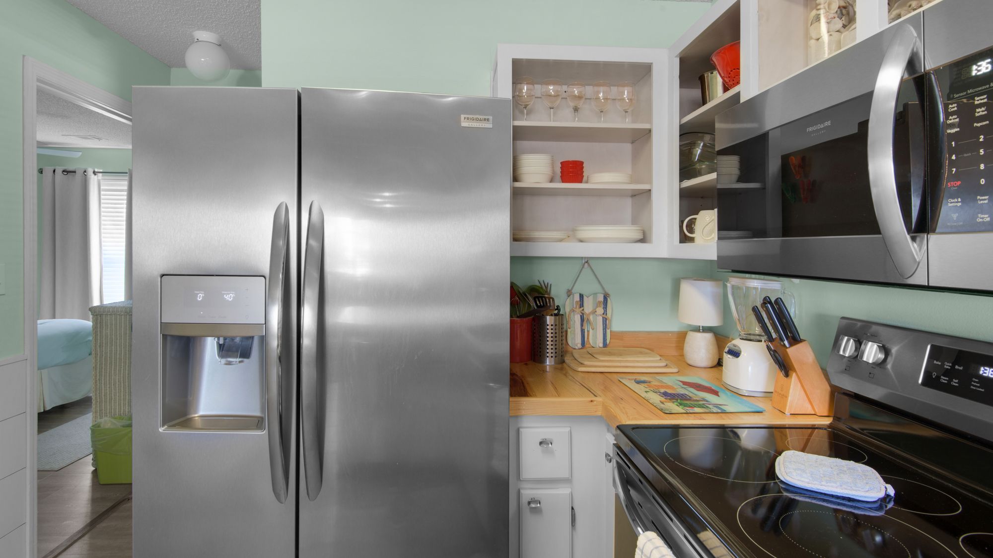 Beachside Villas 714 Kitchen