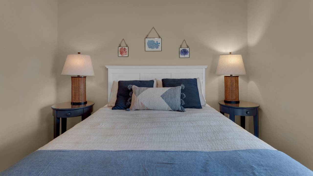 Beachside Villas 733 Queen Guest Bedroom Beachside Villas 733 Queen Guest Bedroom