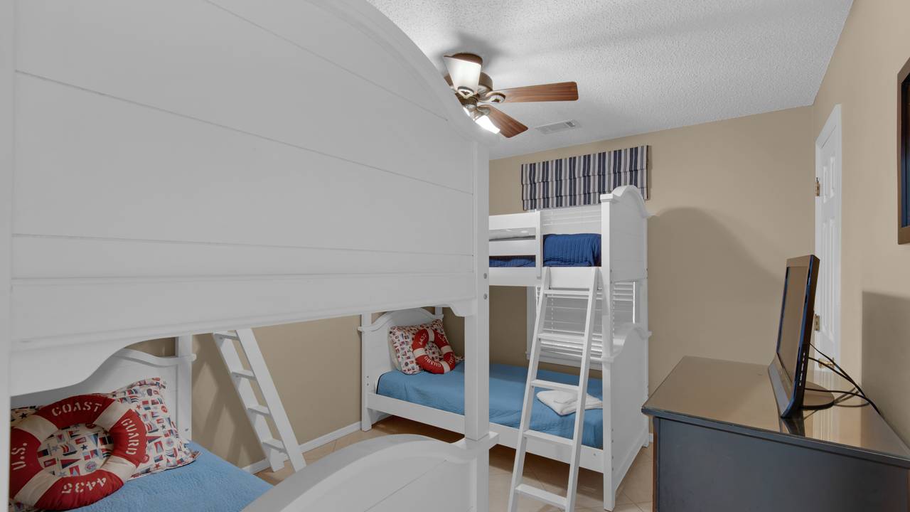 Beachside Villas 733 Guest Bedroom with 2 sets of Twin-over-Twin Beachside Villas 733 Guest Bedroom with 2 sets of Twin-over-Twin