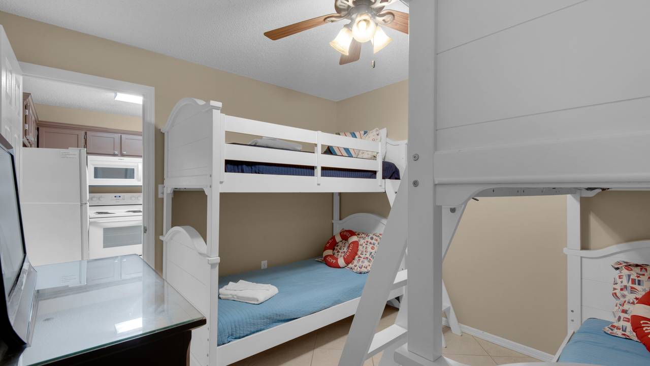 Beachside Villas 733 Guest Bedroom with 2 sets of Twin-over-Twin Beachside Villas 733 Guest Bedroom with 2 sets of Twin-over-Twin