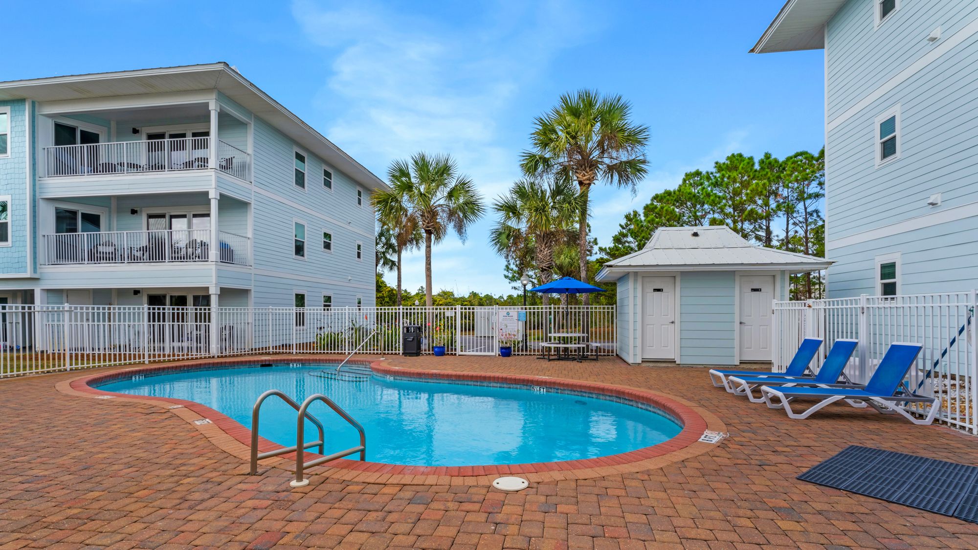 Beachside Villas Grounds & Amenities