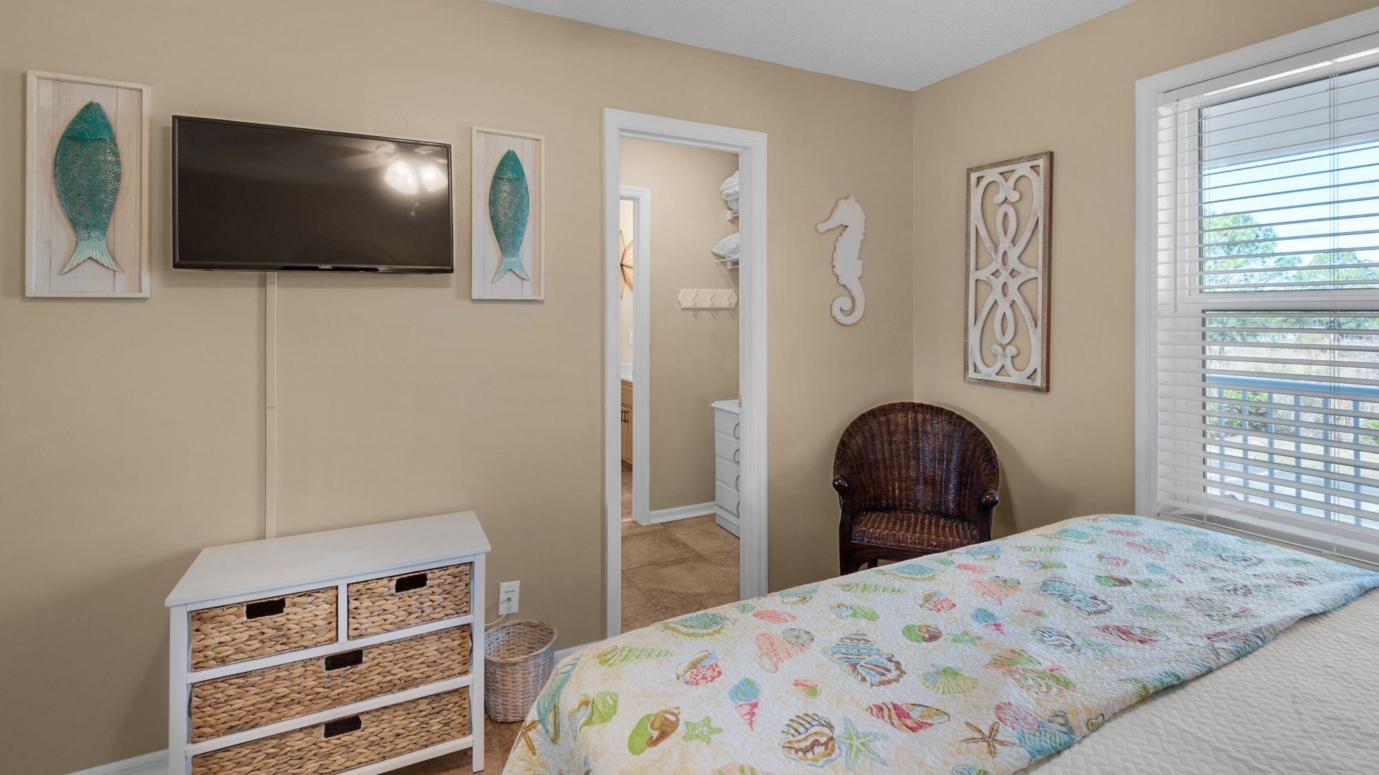 Beachside Villas 1122 King and Twin Bedroom