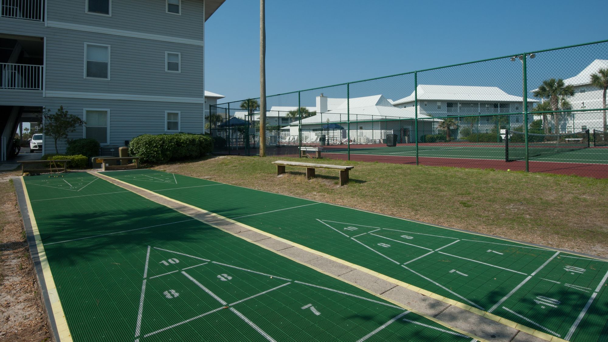 Beachside Villas Grounds & Amenities