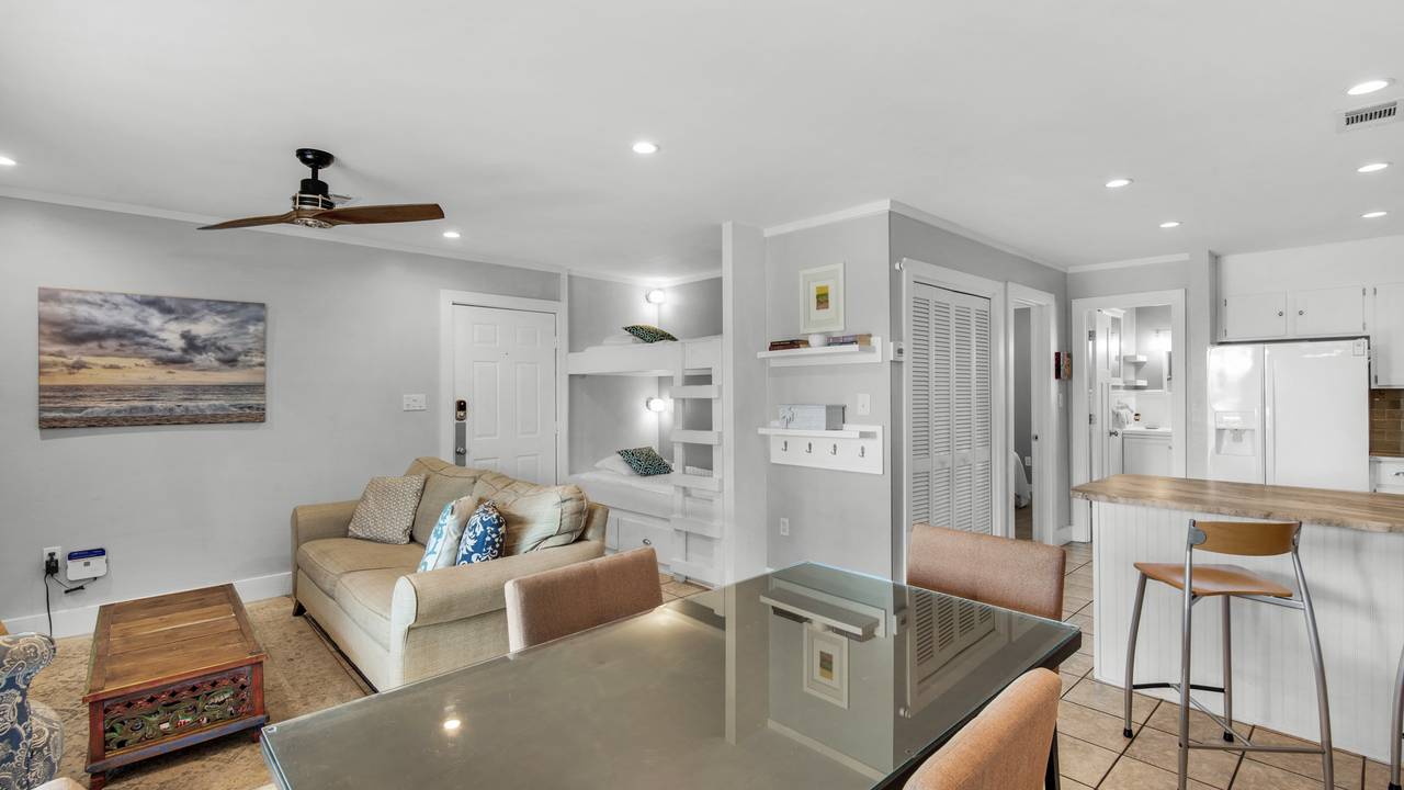 Beachwood Villas 8D Dining Table Beachwood Villas 8D Dining Table