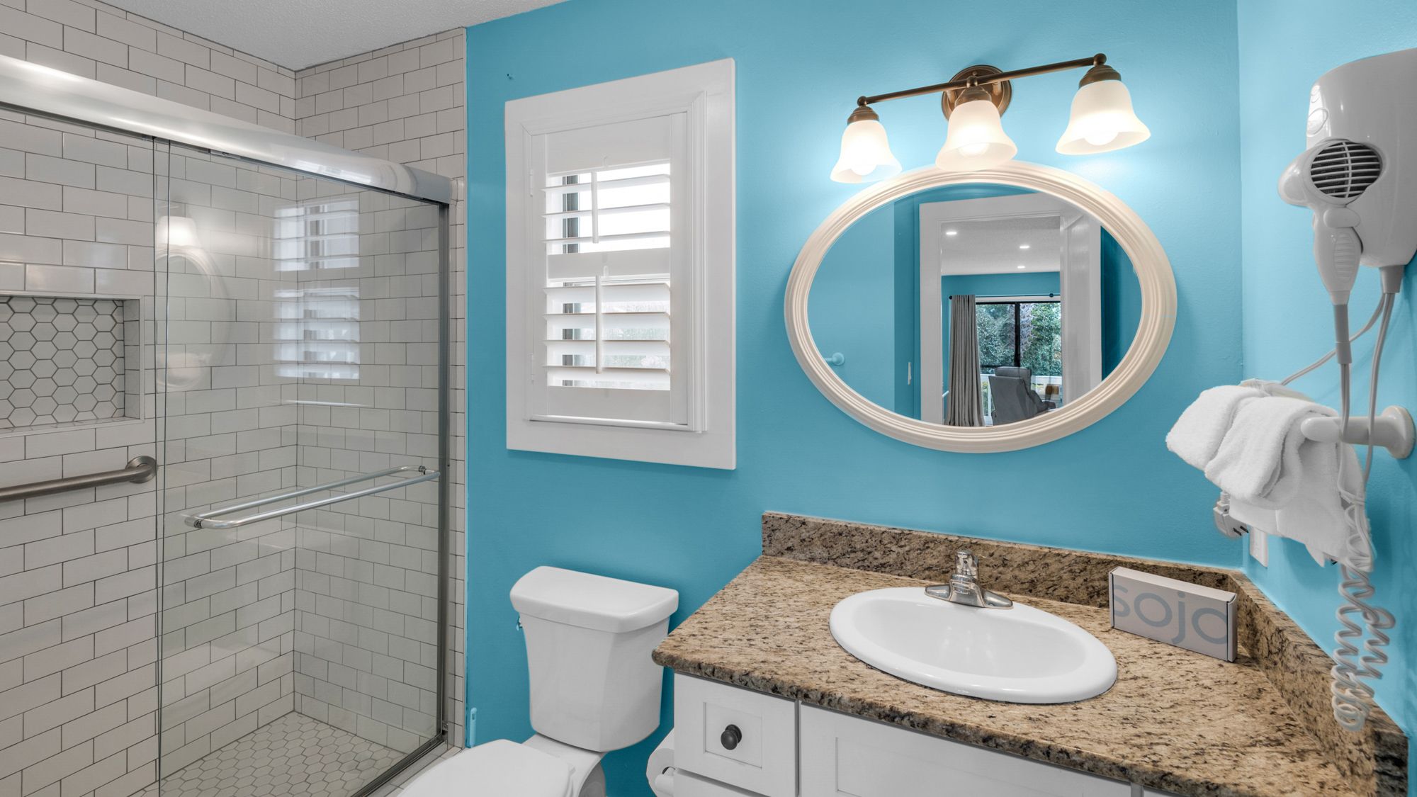 Beachwood Villas 8E Bathroom