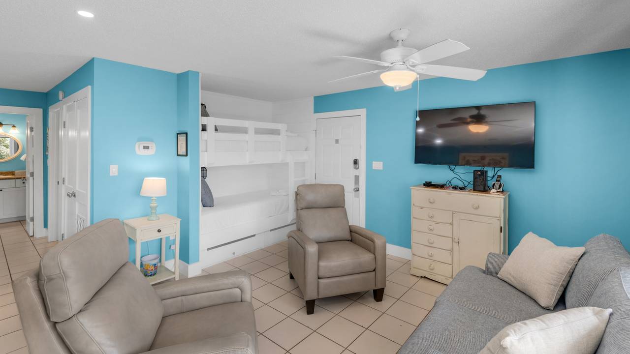 Beachwood Villas 8E Living Area and Bunkbeds Beachwood Villas 8E Living Area and Bunkbeds