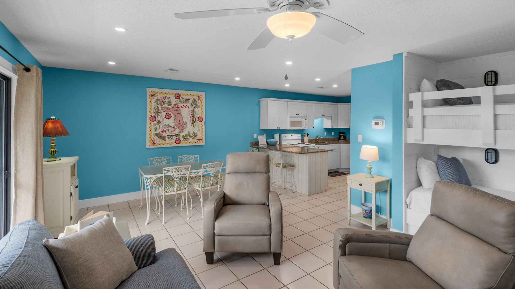 Beachwood Villas 8E Living Area