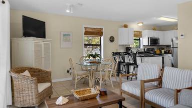 Beachwood Villas 13A Living area Beachwood Villas 13A Living area
