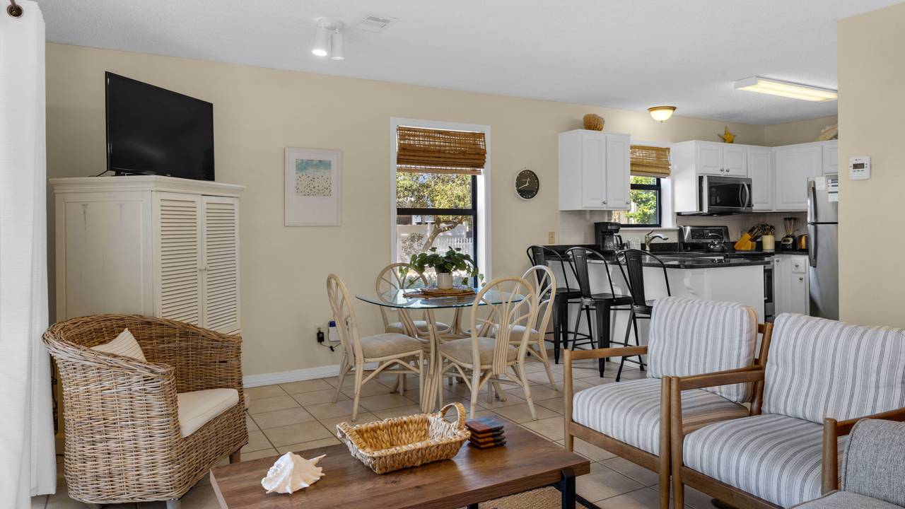 Beachwood Villas 13A Living area Beachwood Villas 13A Living area