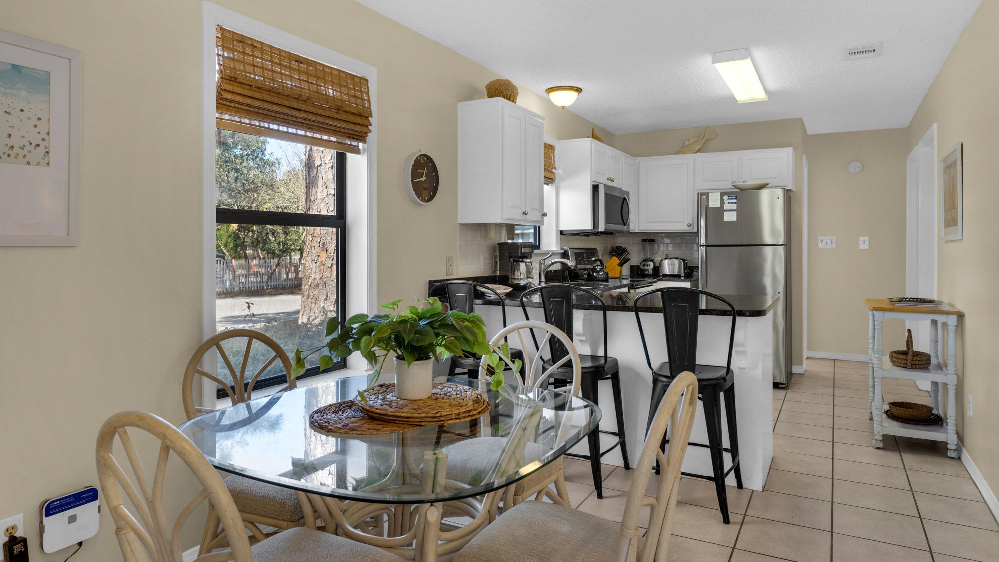 Beachwood Villas 13A Dining & Kitchen