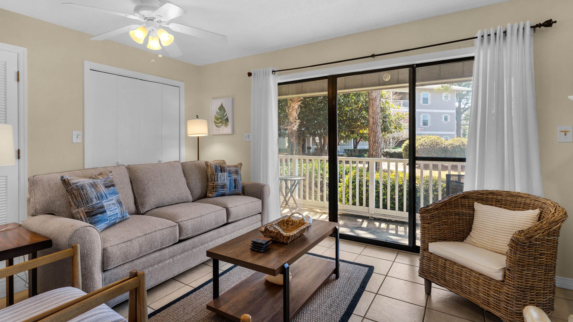 Beachwood Villas 13A Living area