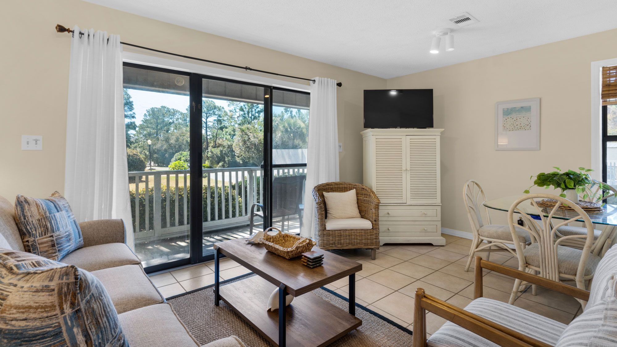 Beachwood Villas 13A Living area