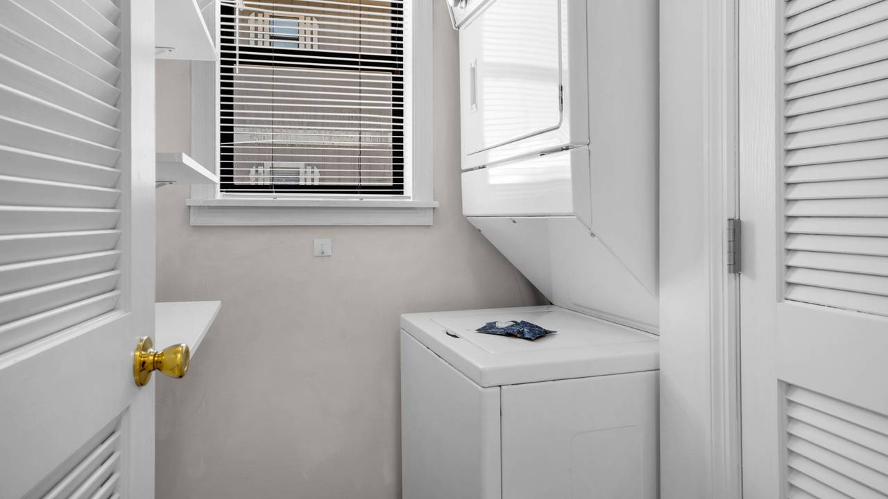 Beachwood Villas 13H Washer & Dryer Beachwood Villas 13H Washer & Dryer