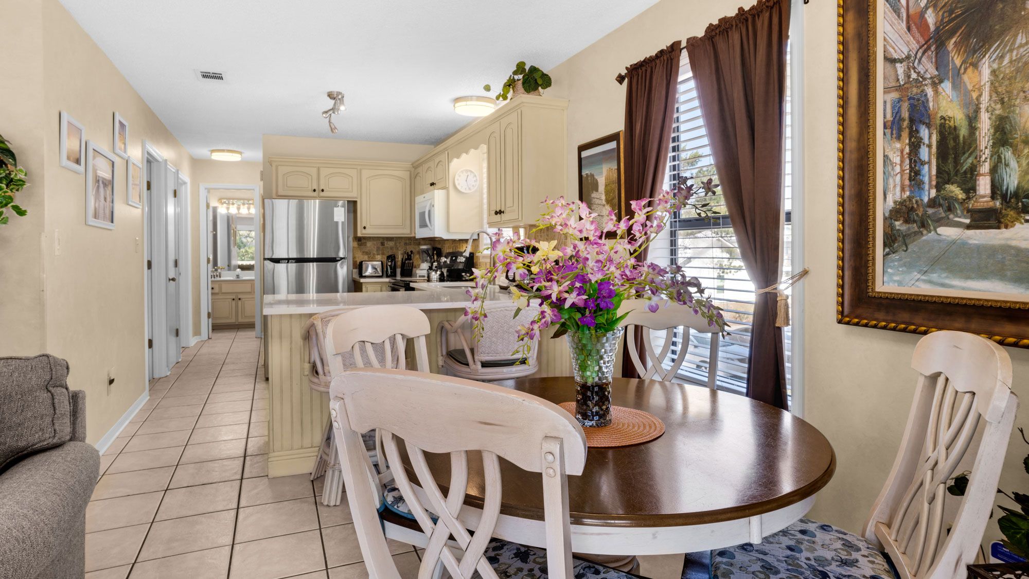 Beachwood Villas 13H Dining area