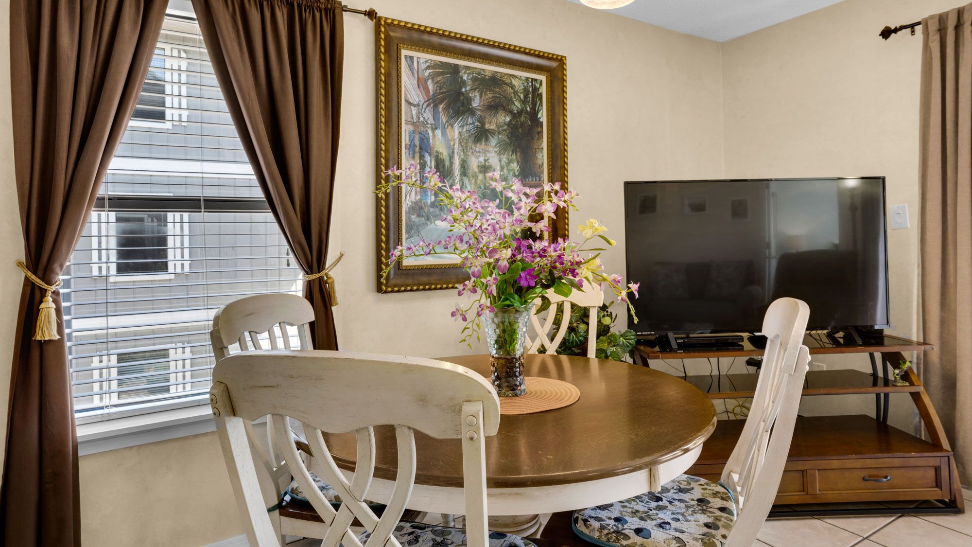 Beachwood Villas 13H Dining area