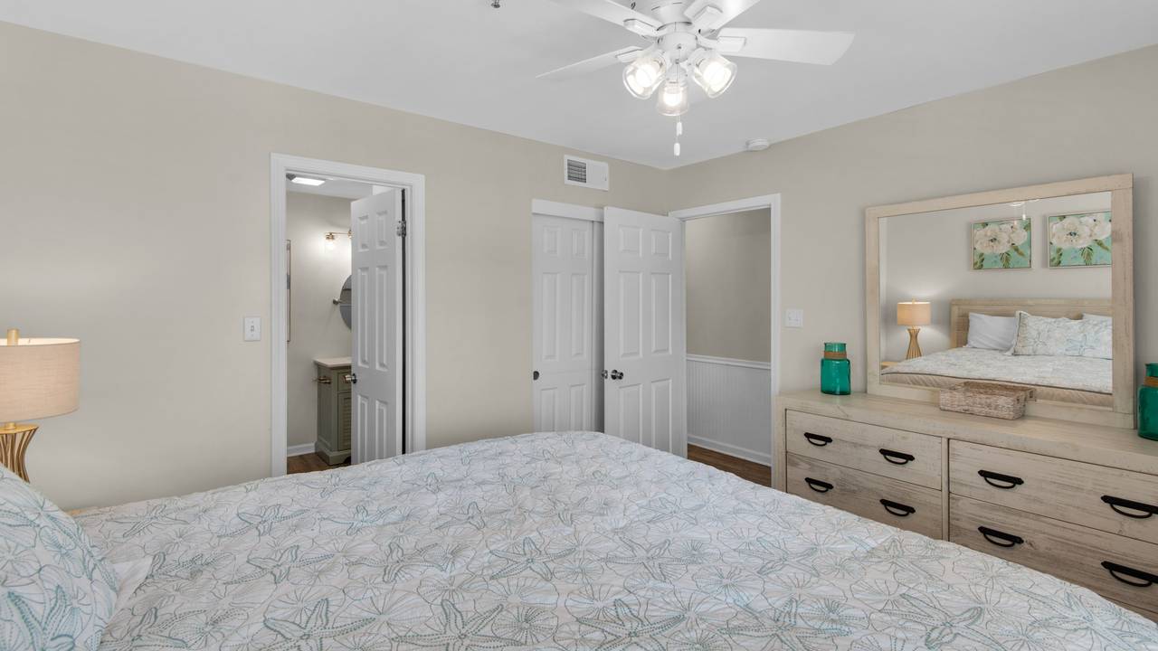 Commodore's Retreat 106 Commodore's Retreat 106