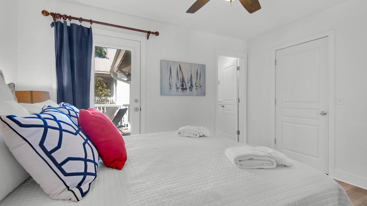 Crow's Nest 2nd Floor Queen Bedroom Crow's Nest 2nd Floor Queen Bedroom