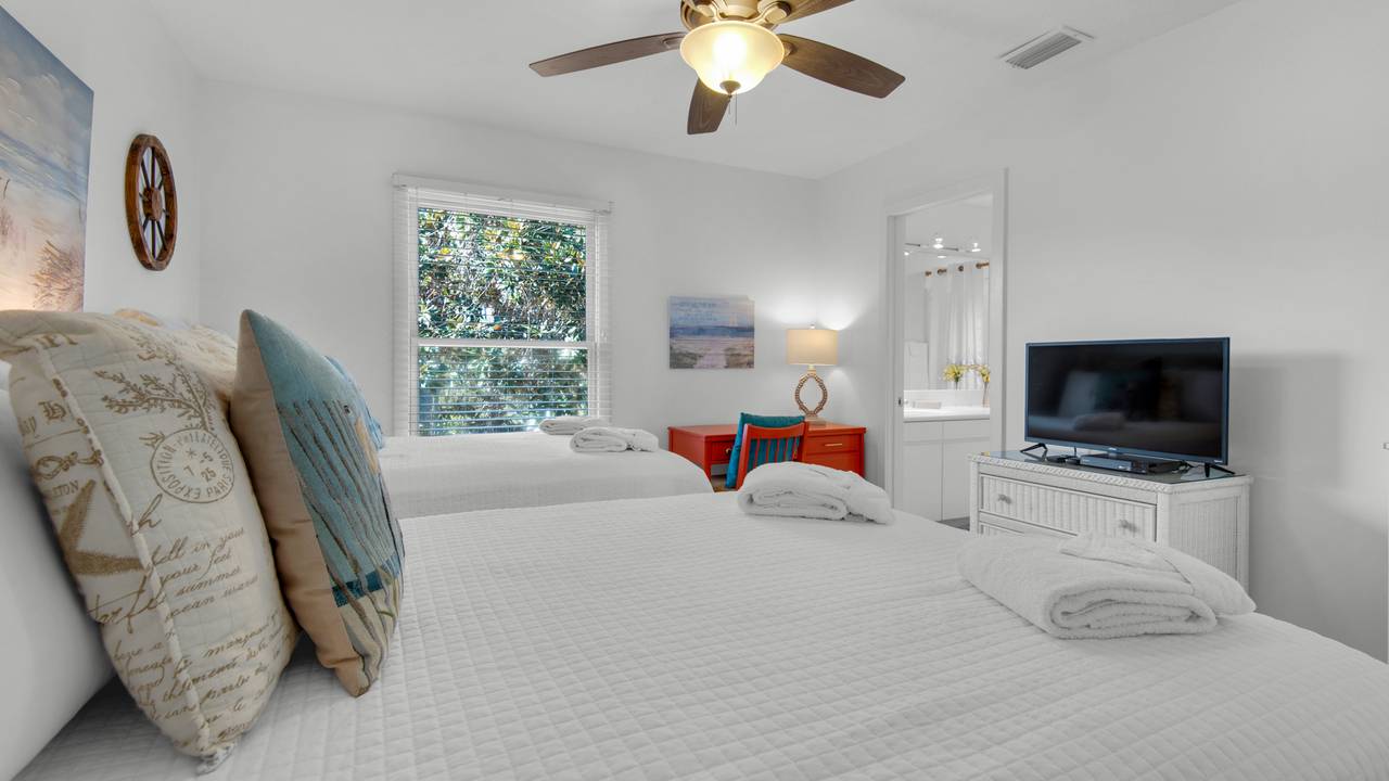 Crow's Nest 2nd Floor Bedroom with 2 Full Beds Crow's Nest 2nd Floor Bedroom with 2 Full Beds