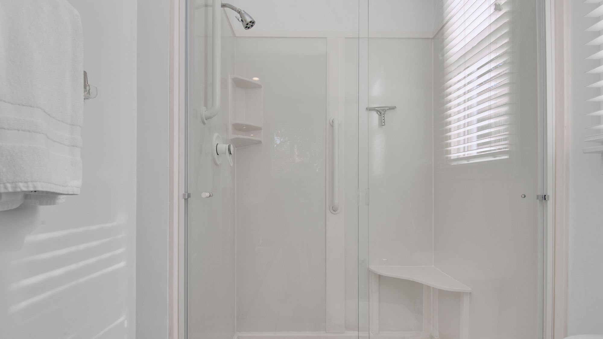 Crow's Nest 1st Floor Private Bathroom