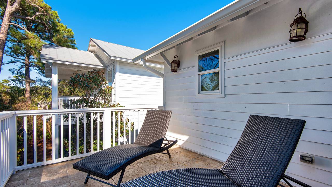 Crow's Nest 2nd Floor Private Balcony Crow's Nest 2nd Floor Private Balcony