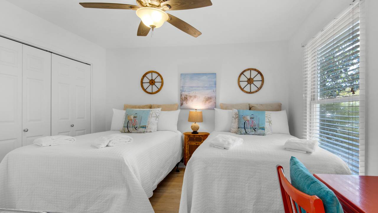 Crow's Nest 2nd Floor Bedroom with 2 Full Beds Crow's Nest 2nd Floor Bedroom with 2 Full Beds