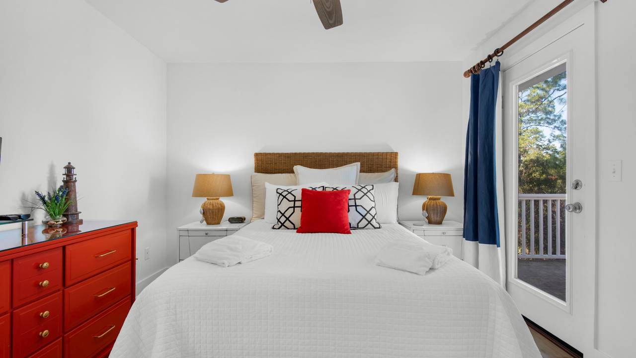 Crow's Nest 2nd Floor Queen Bedroom Crow's Nest 2nd Floor Queen Bedroom