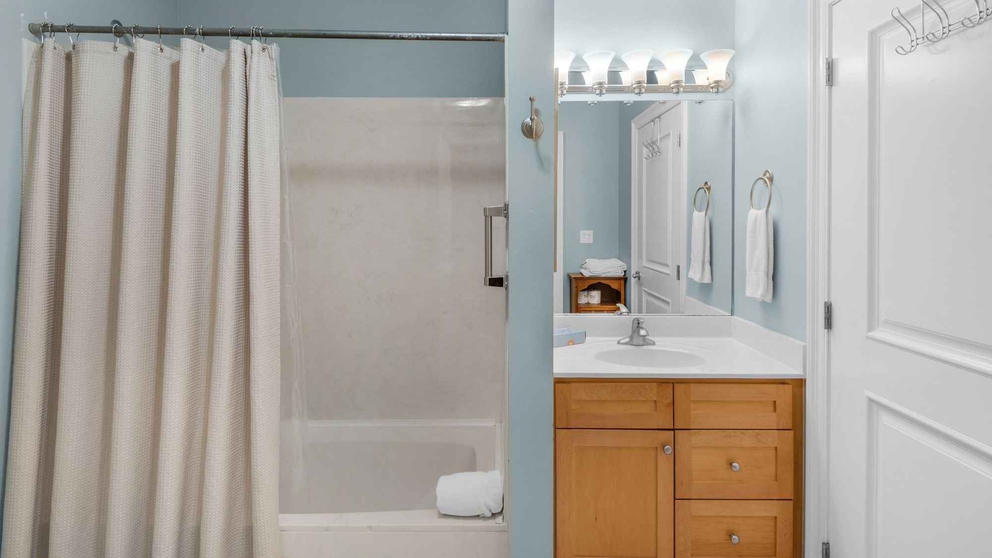 Cassine Station 302 Bathroom