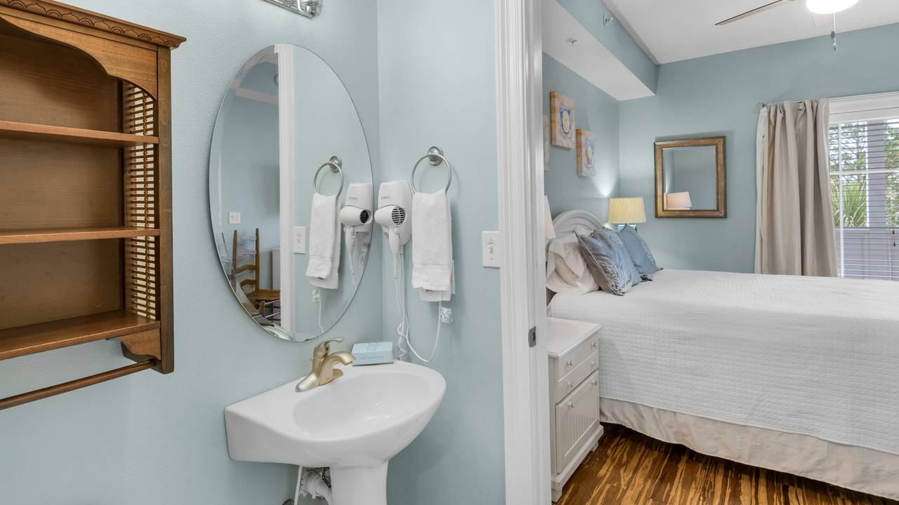 Cassine Station 302 Bathroom Cassine Station 302 Bathroom