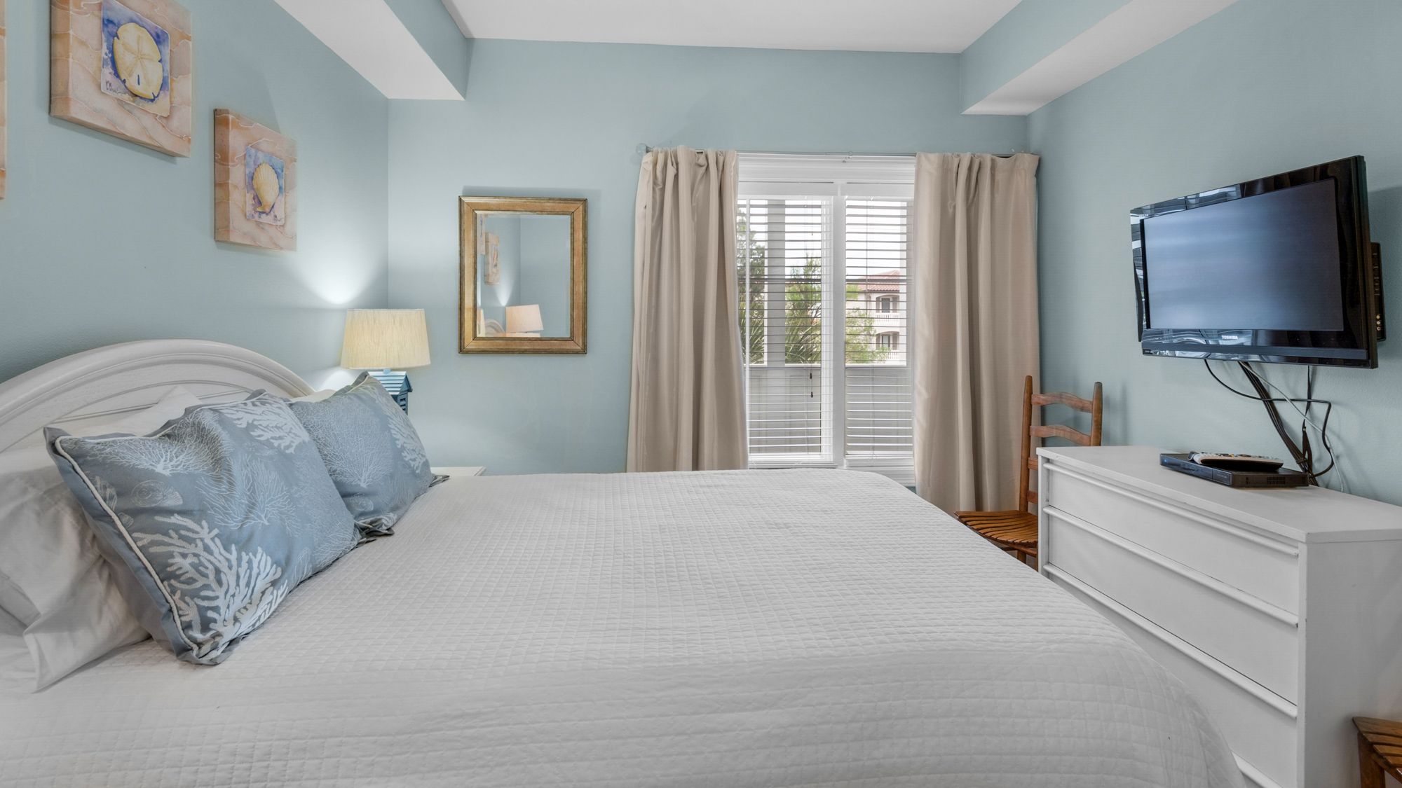 Cassine Station 302 Queen Bedroom