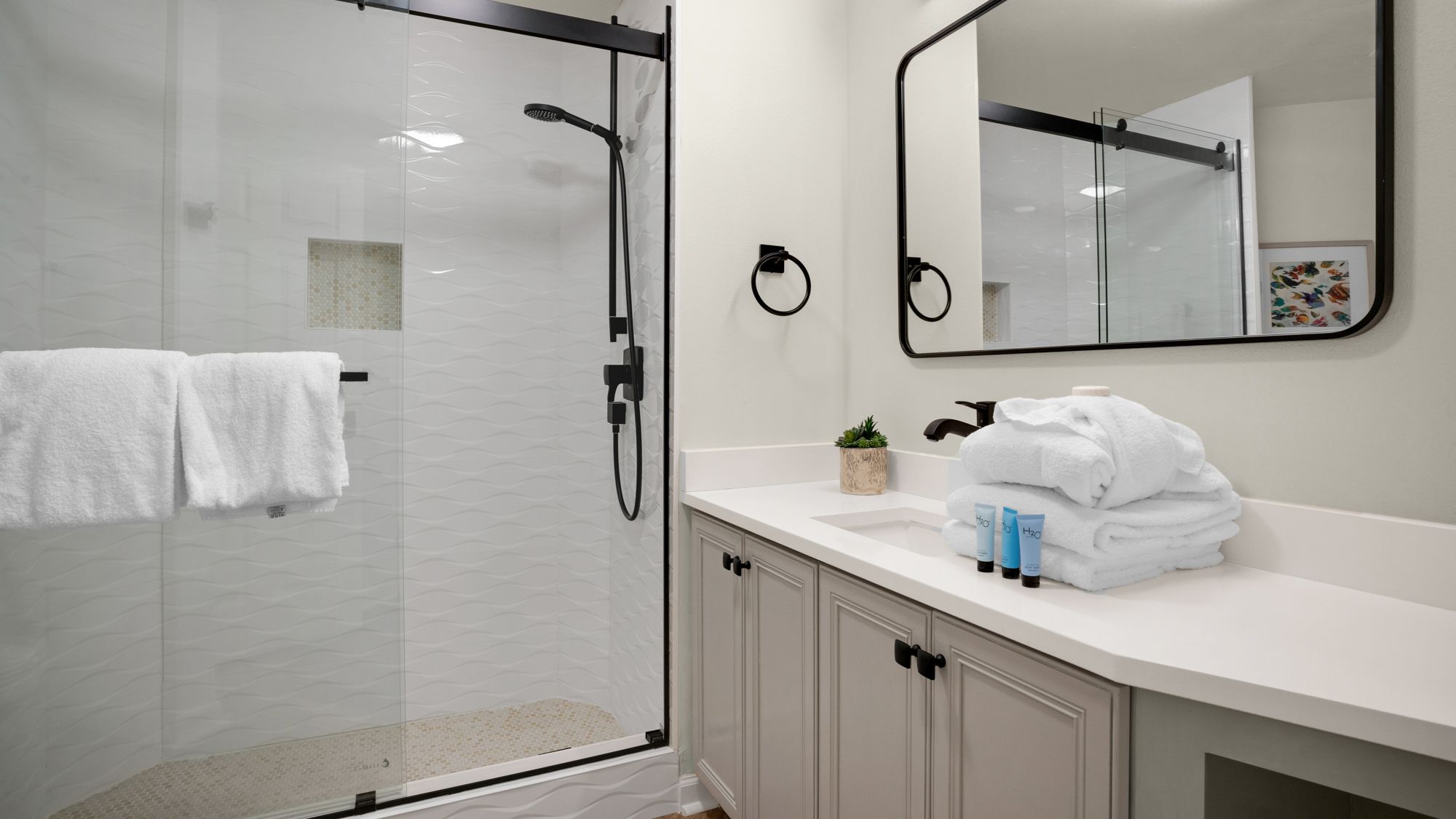 Dunes of Seagrove 201B Guest Bathroom