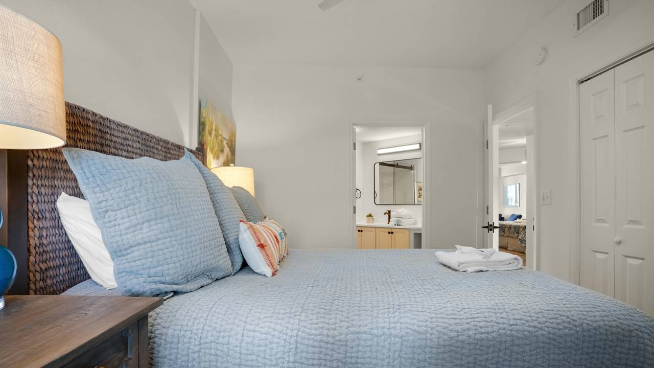 Dunes of Seagrove 201B Queen Guest Bedroom Dunes of Seagrove 201B Queen Guest Bedroom