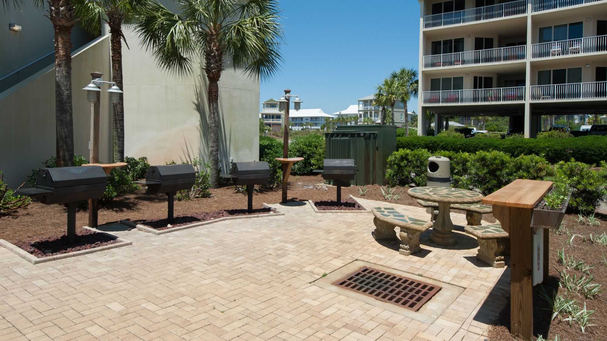 Dunes of Seagrove Grounds and Amenities