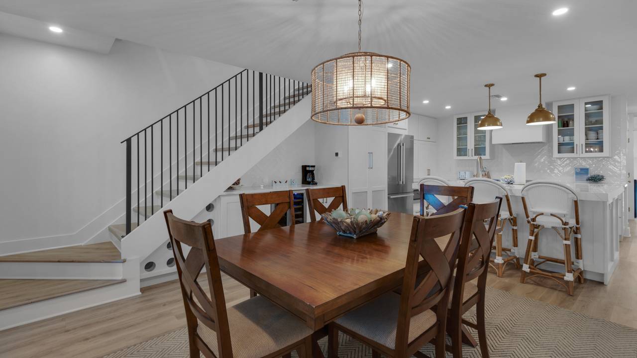 Dune Villas 3B Dining Area into Kitchen Dune Villas 3B Dining Area into Kitchen