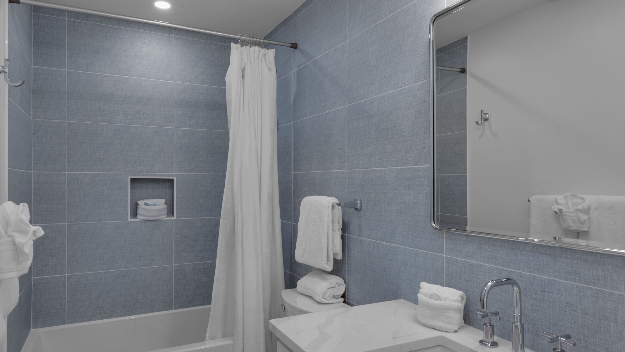 Dune Villas 3B Guest Bathroom