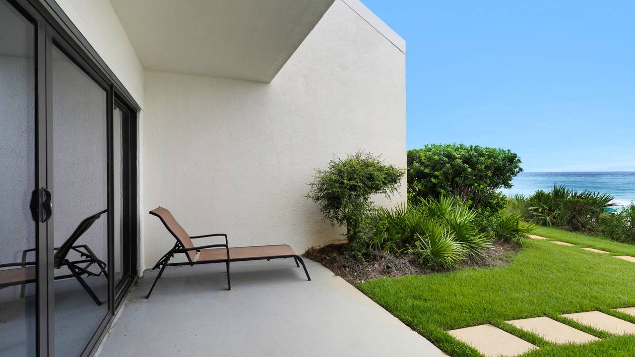 Emerald Hill 5 Patio Area Emerald Hill 5 Patio Area