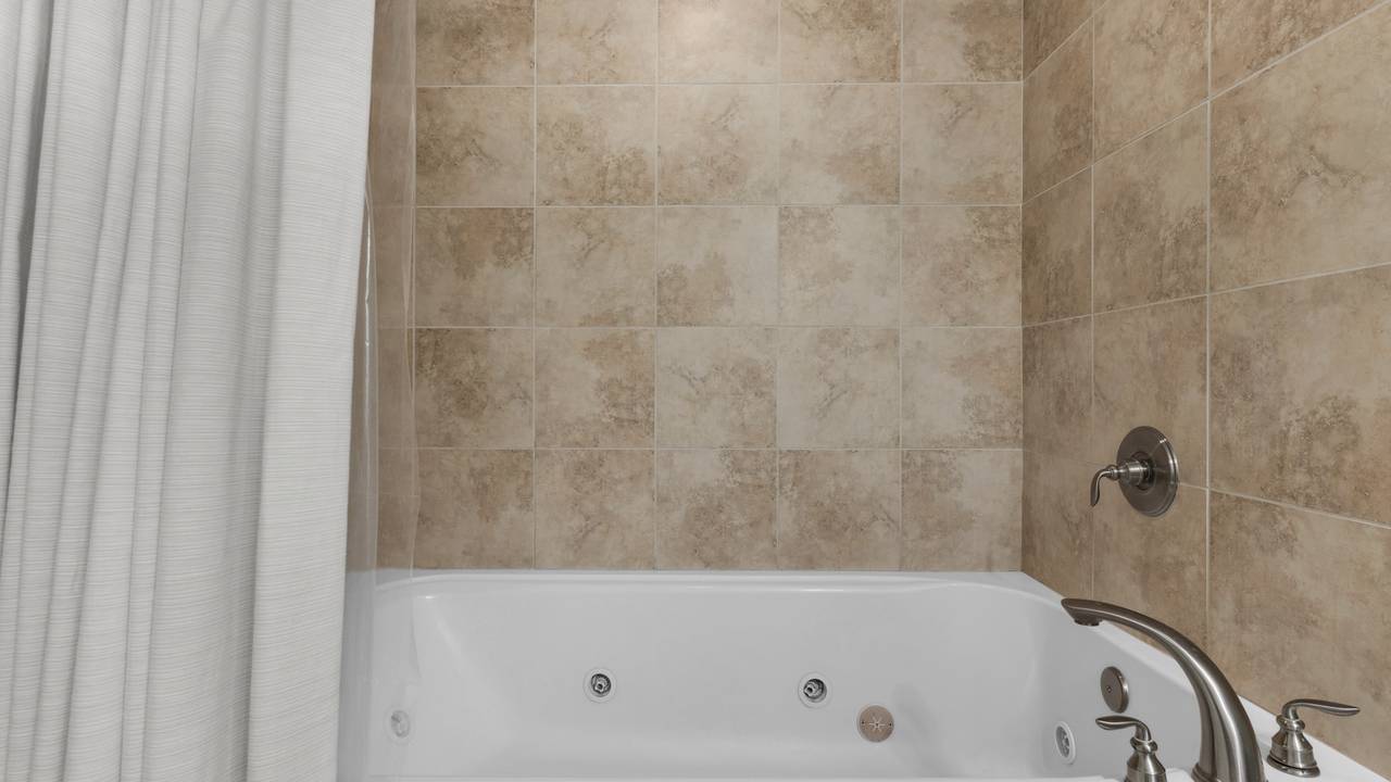 Emerald Hill 5 Bathroom Emerald Hill 5 Bathroom