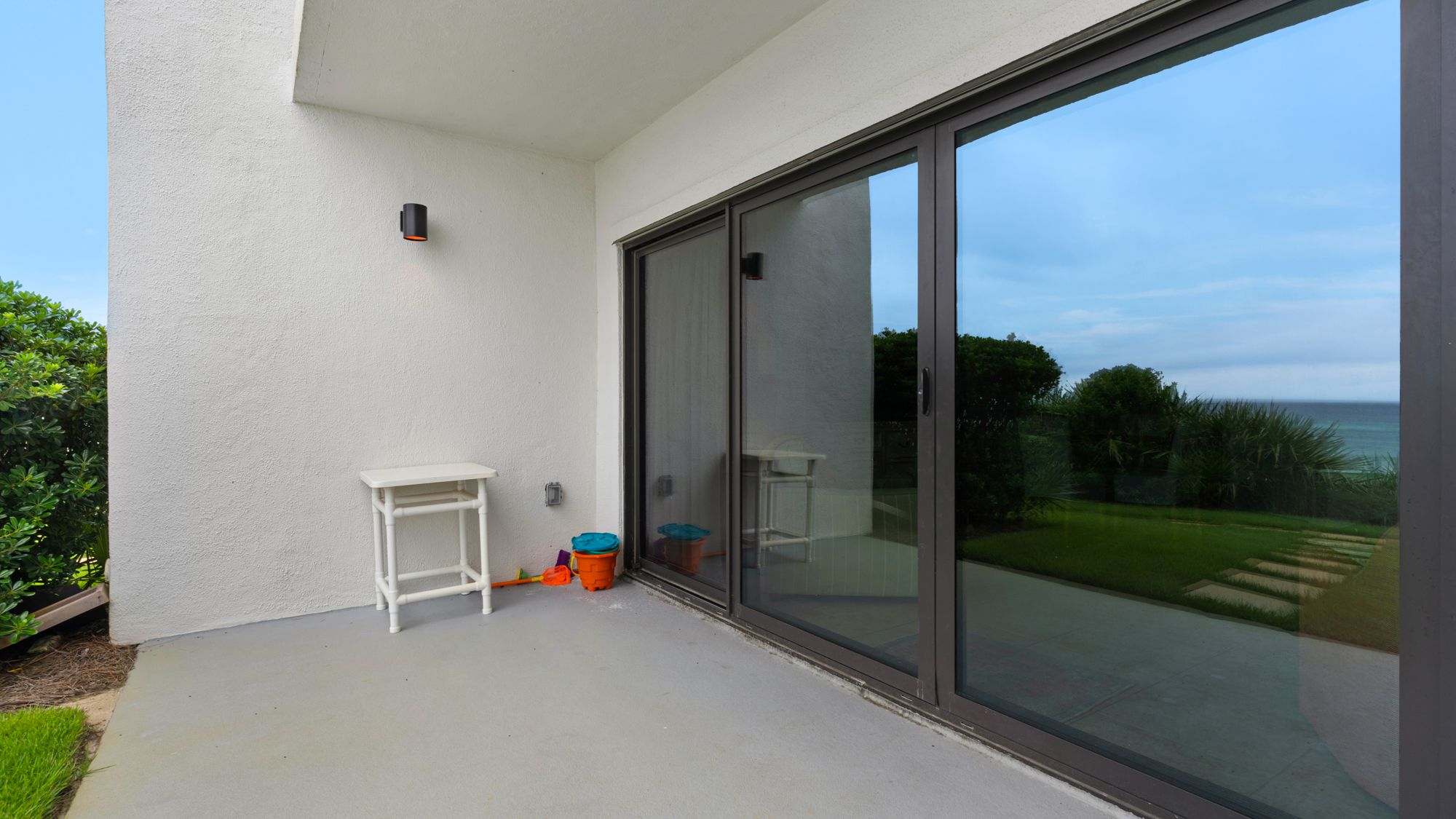 Emerald Hill 5 Patio Area